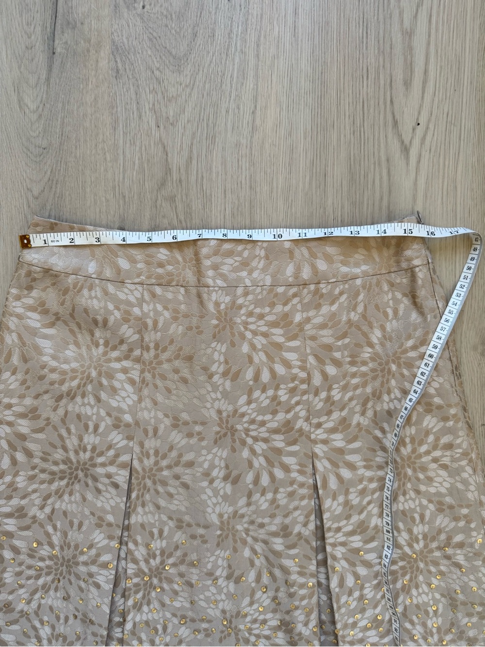 EUC Ann Taylor Beige Floral A-Line Skirt with Gold Accents Size 6 - Picture 2 of 6